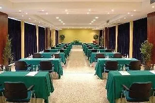 Golden Tulip & 4*